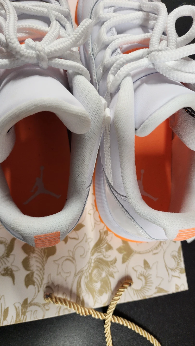 Air Jordan 11 Retro Low TD - photo 2