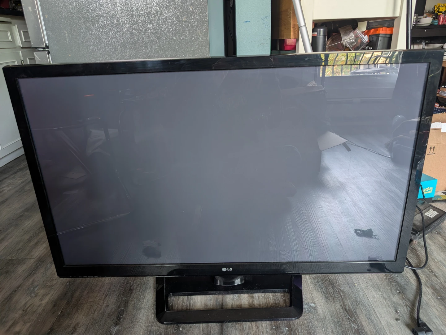 LG Television - photo 2