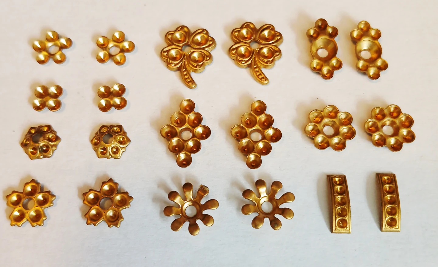 20 pc of brass Charms/Beads/Filligrees - photo 2