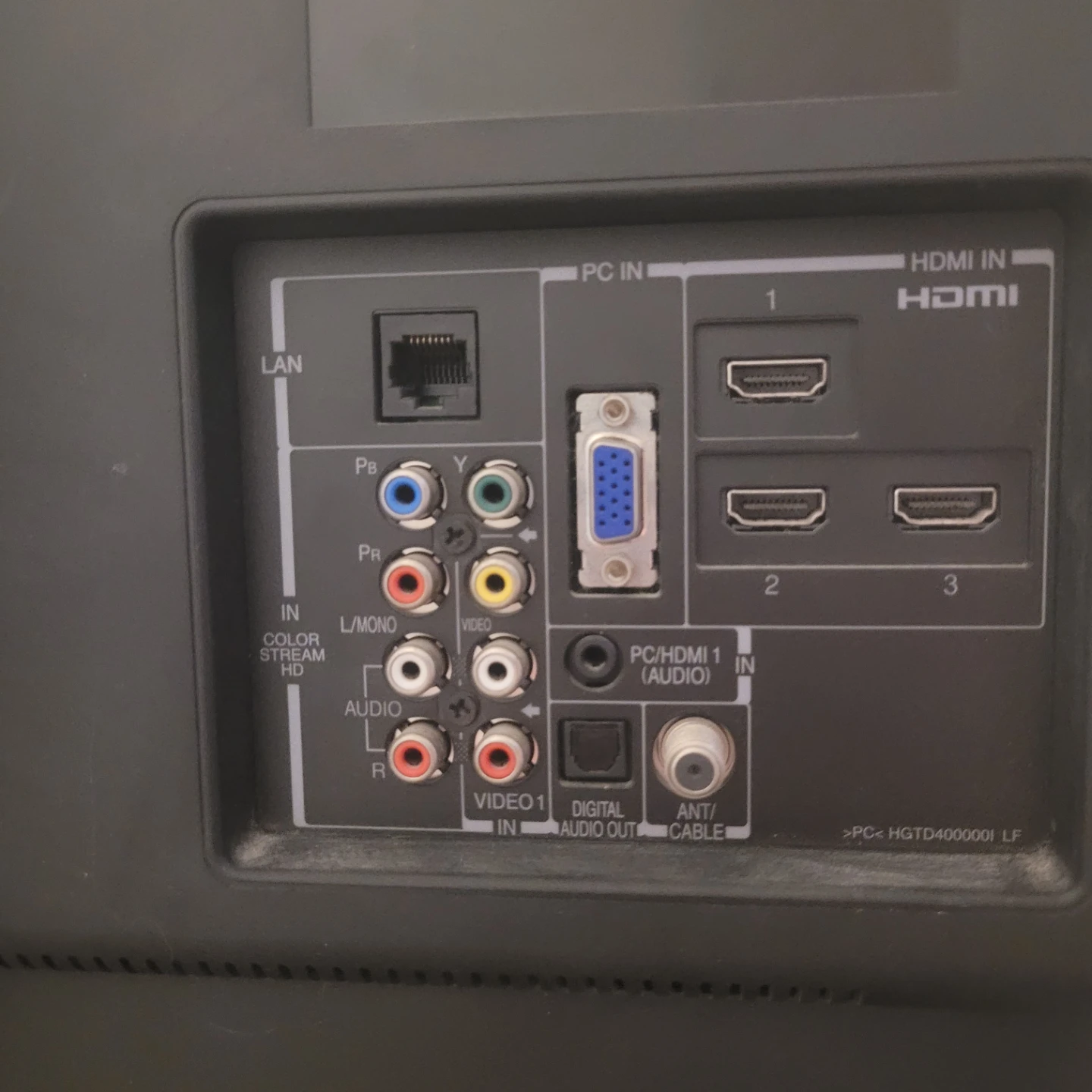 Toshiba Flat Screen TV with stand - photo 3