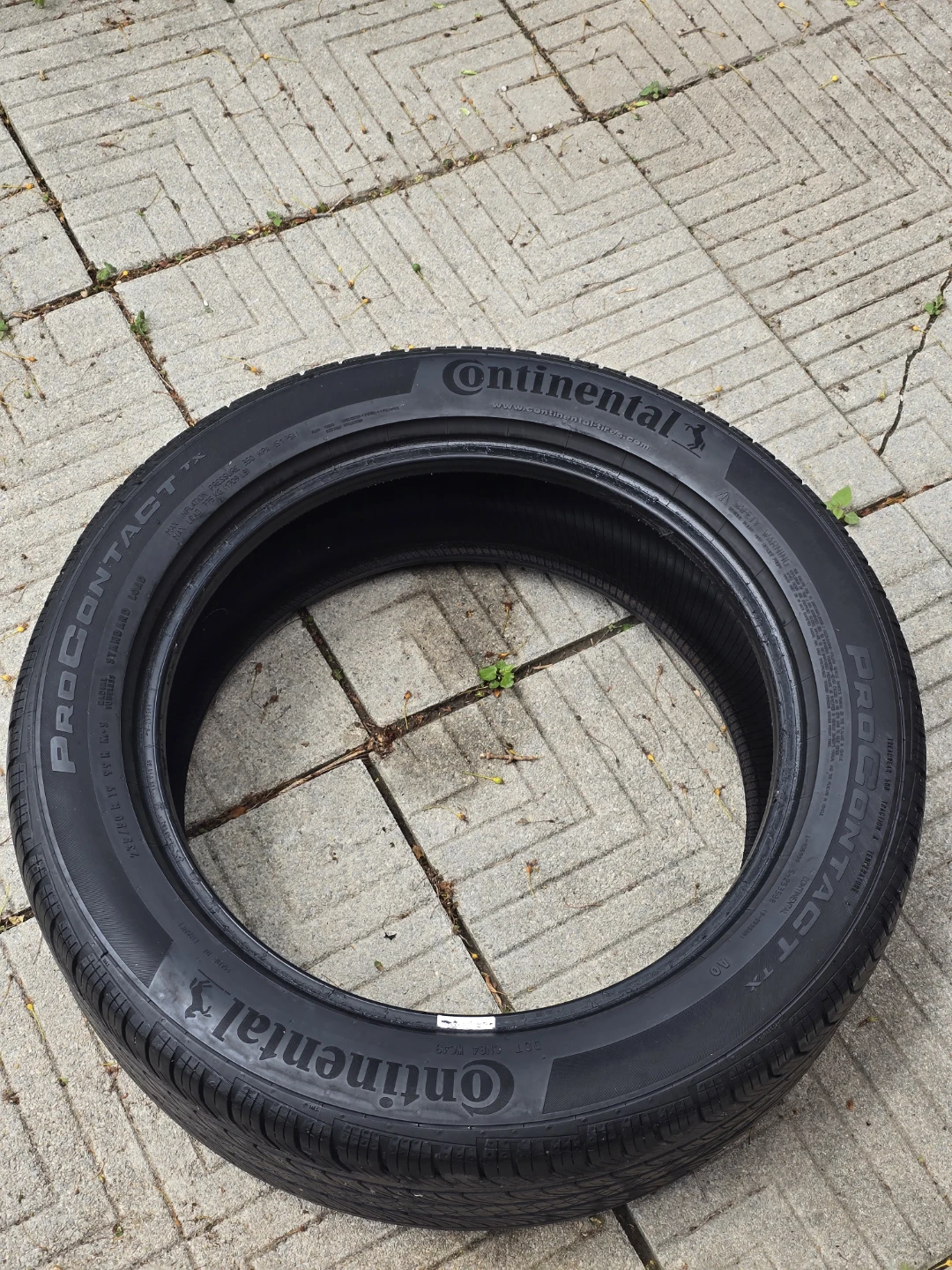 235/50 R 19 - 1 tire only - Continental