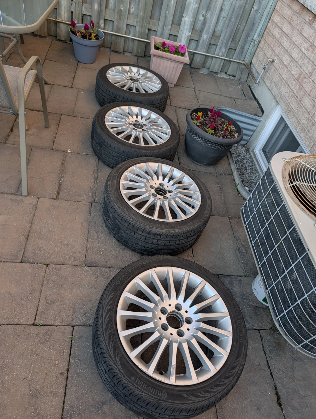Set of 4 Alloy Wheels with Continental Tires