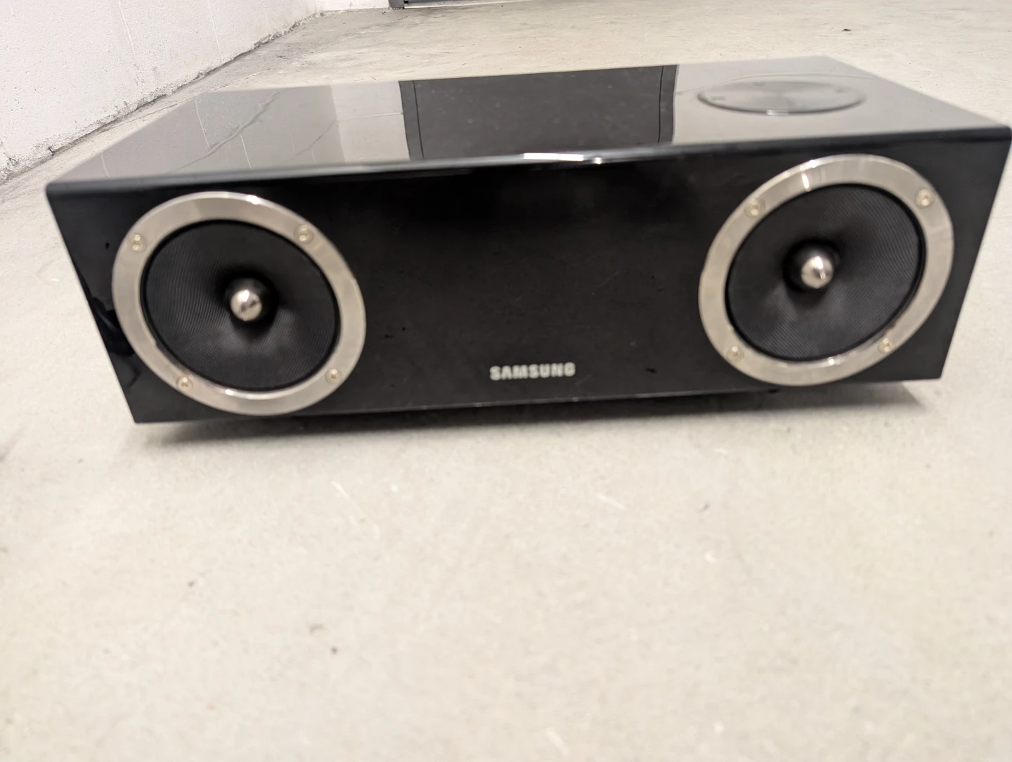 Samsung Soundbar with Remote
