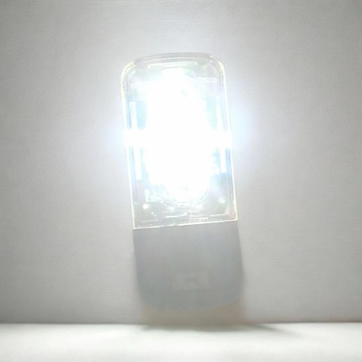 Compact LED Bicycle Light - photo 4