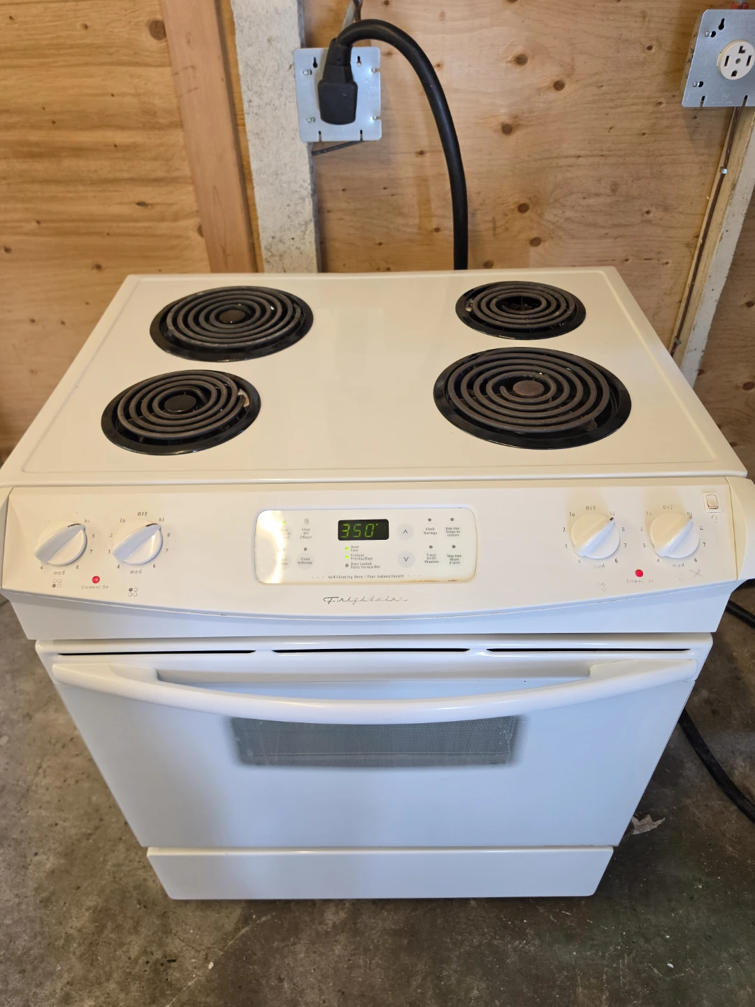 ​Frigidaire 30" Electric Coil Stove - Delivery Available 🚚 - photo 3