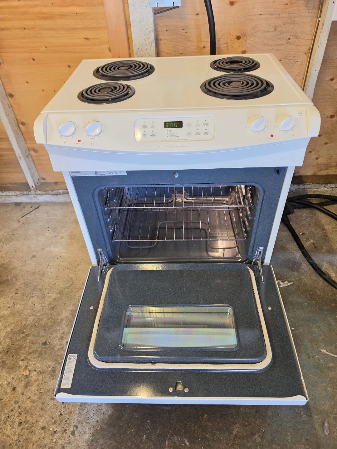 ​Frigidaire 30" Electric Coil Stove - Delivery Available 🚚 - photo 5