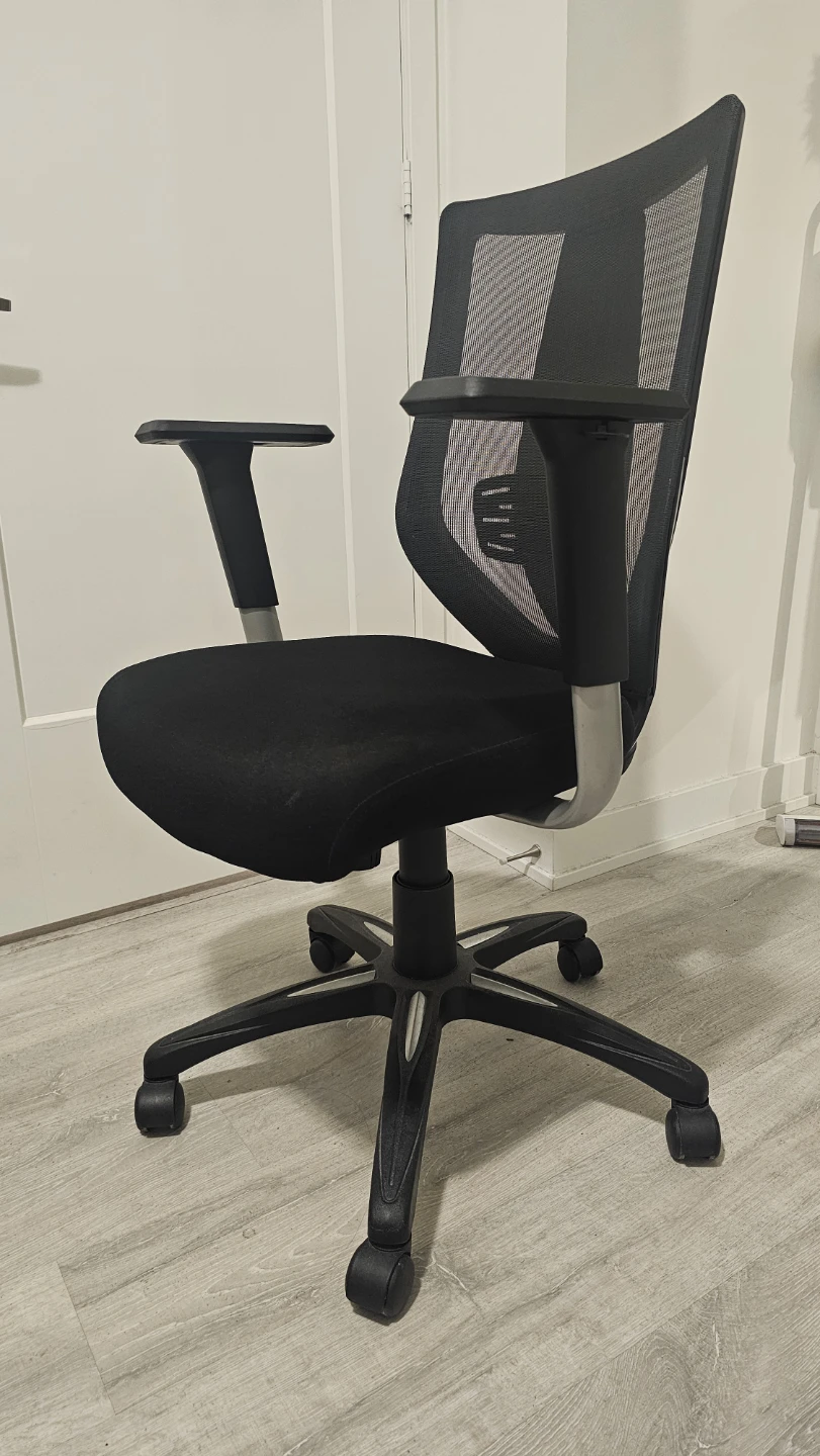 Black Office Chair with Wheels - photo 5