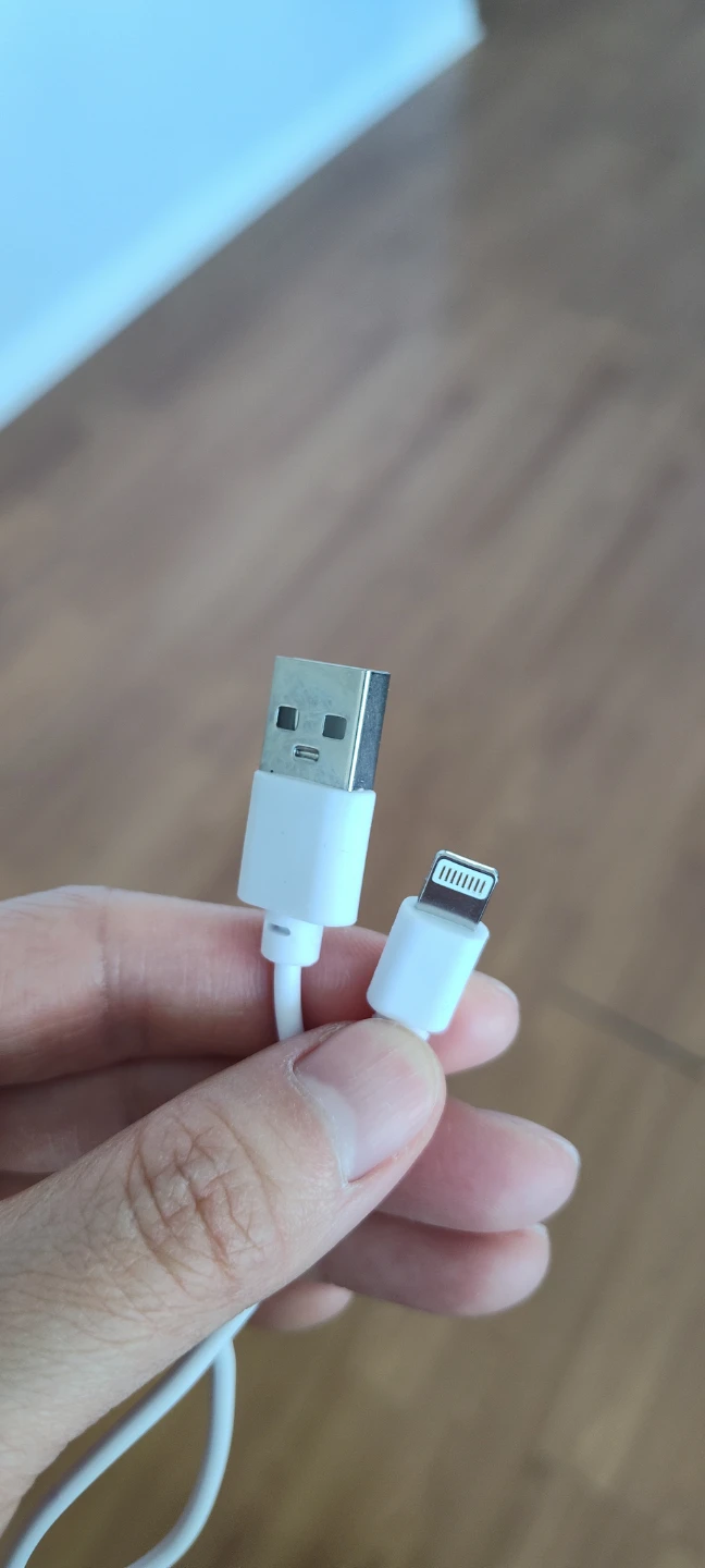 White USB to Lightning Charging Cable - photo 2