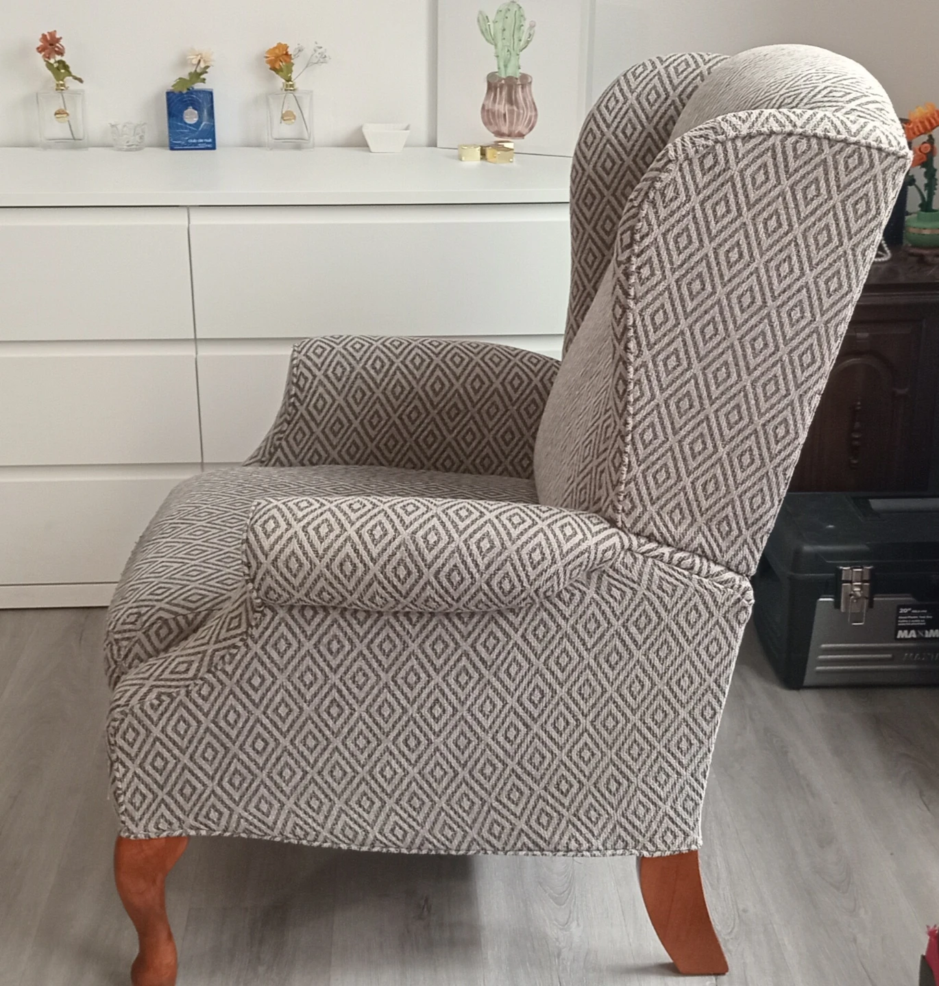 Wingback Recliner Armchair - photo 3