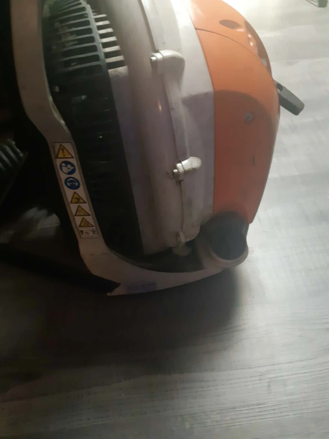 Stihl BR 600 Leaf Blower - photo 4