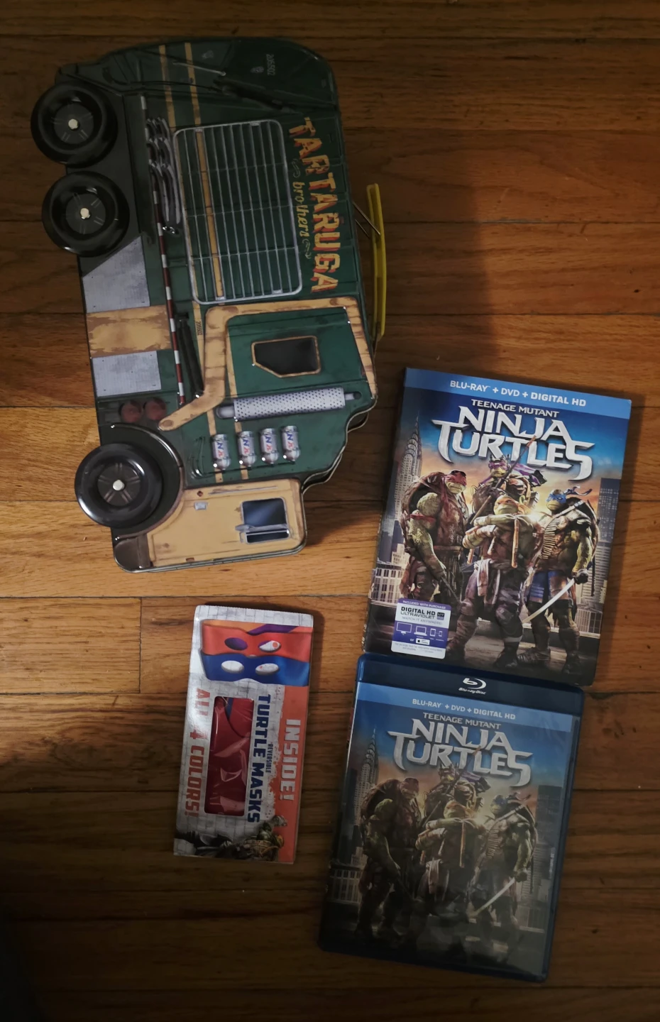 Teenage Mutant Ninja Turtles Blu-ray DVD Set w/ Tin & Masks