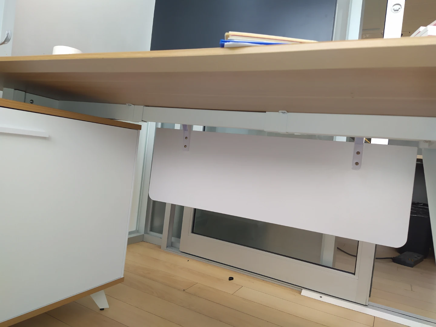 Office Desk and closet - photo 2