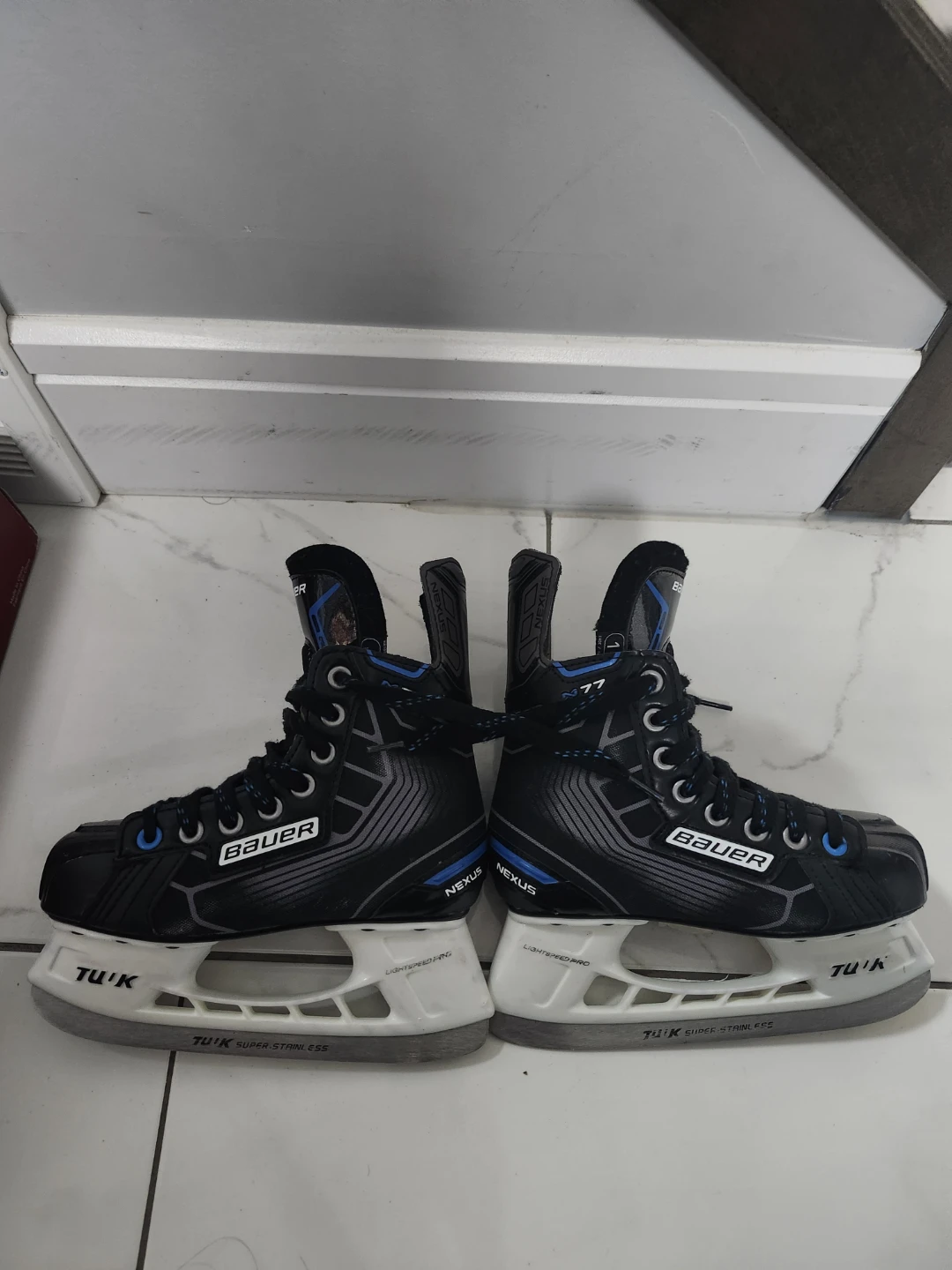 Hockey Skates Size 2 - photo 2