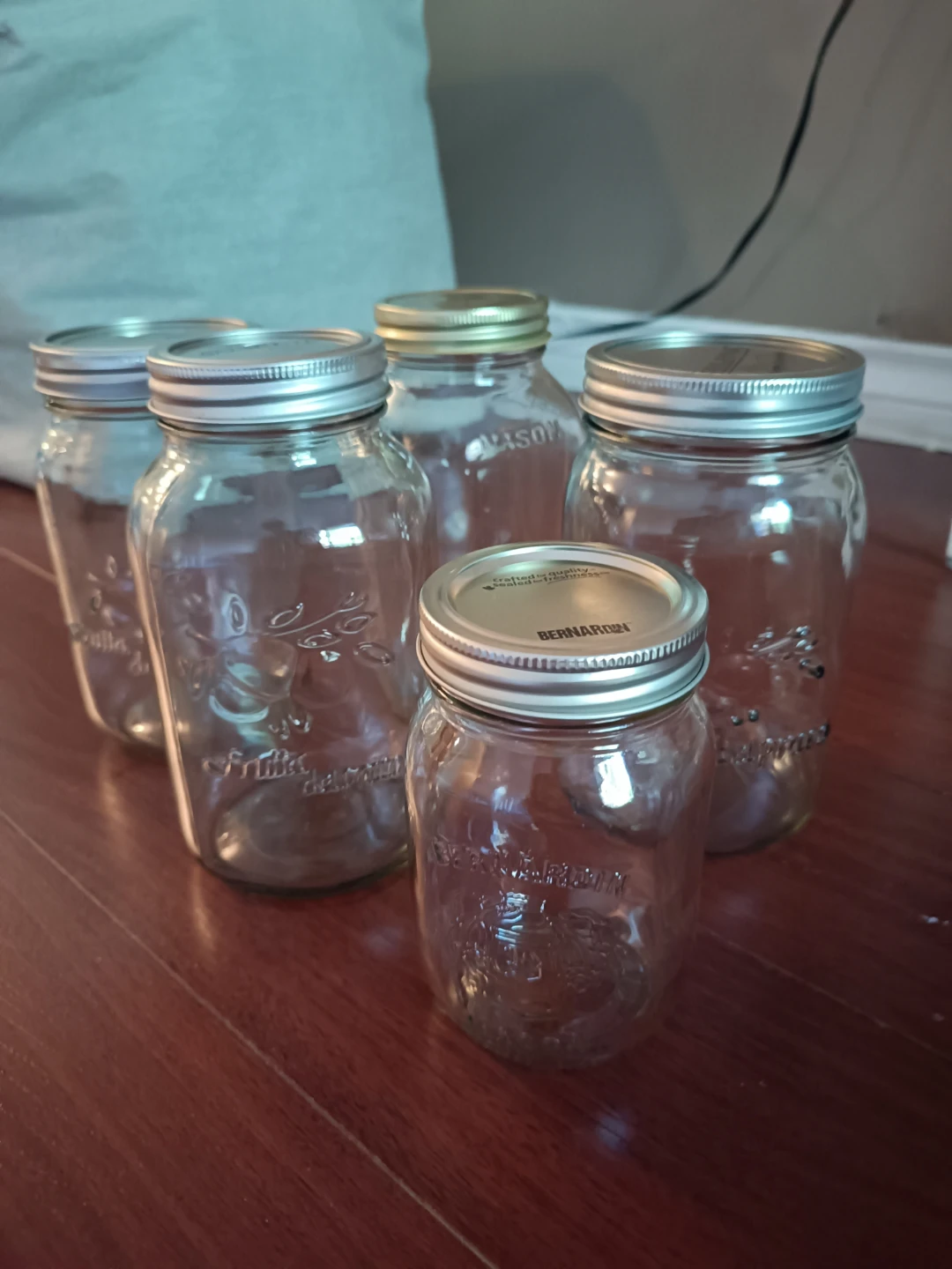 5 Glass Mason Jars with Lids