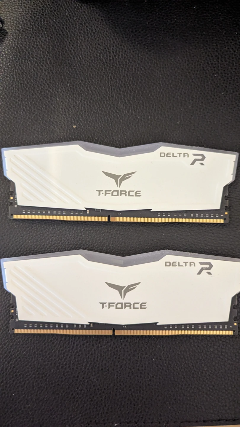 TEAMGROUP T-FORCE DELTA RGB DDR4 32GB (2x16GB) 3600MHz