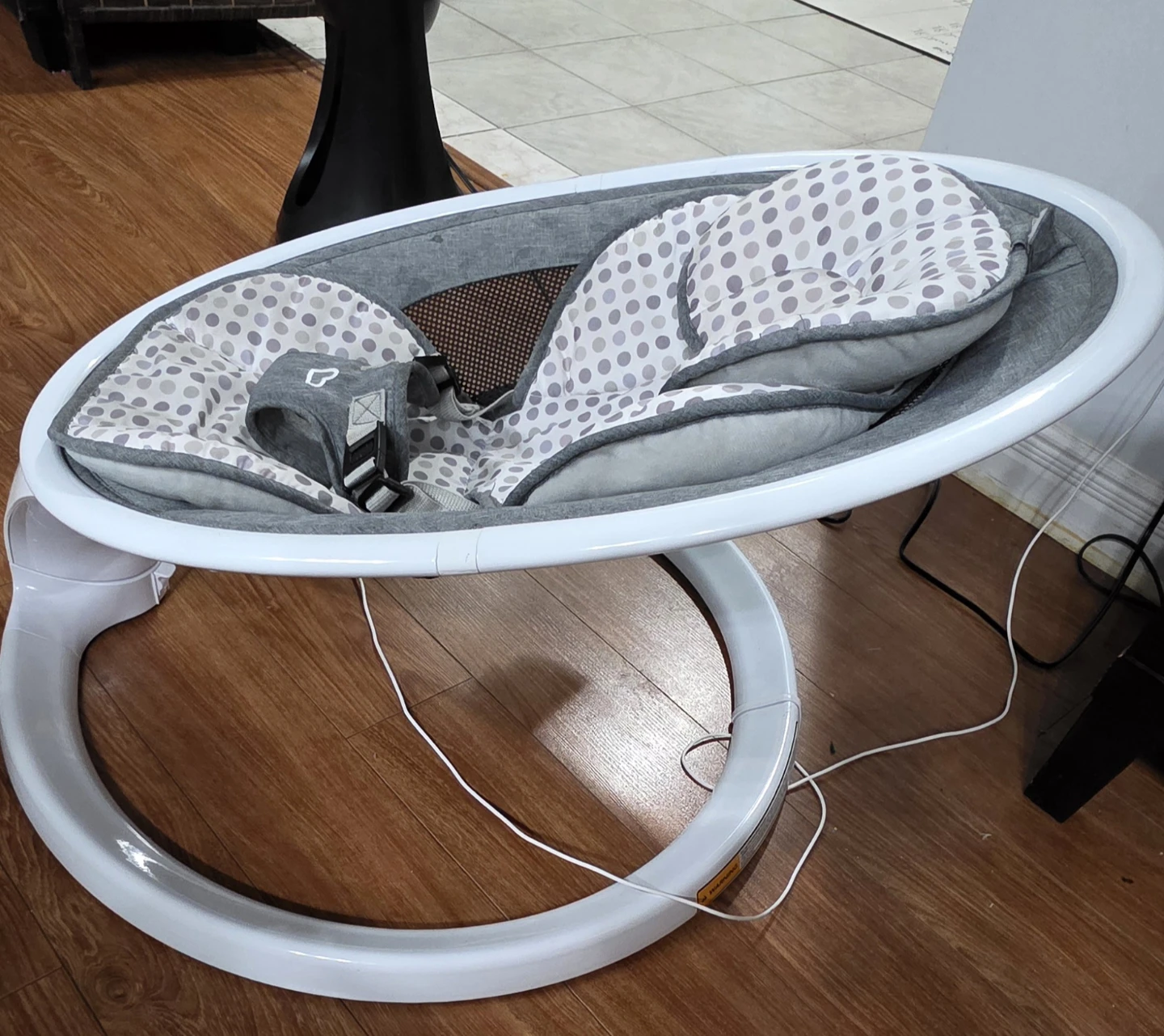 Munchkin Bluetooth Baby Swing with 5 Speeds - photo 2