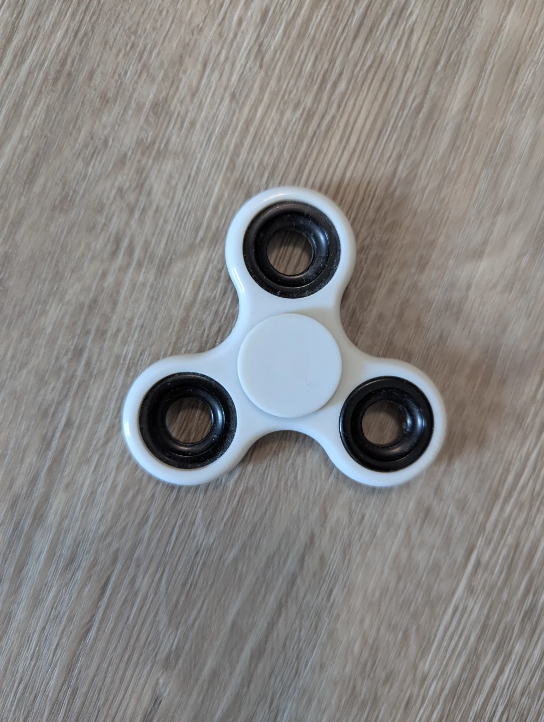 ⚽ White Fidget Spinner