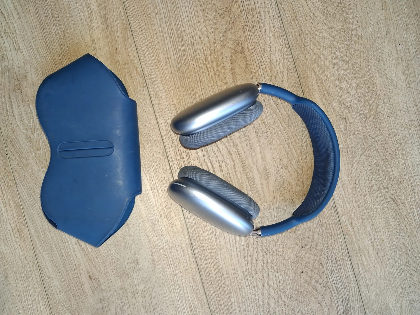 Apple AirPods Max Wireless Headphones (Blue) - photo 3