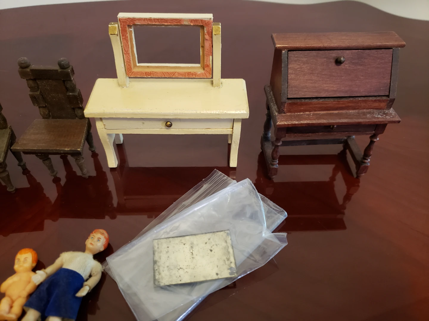 1.12 scale dollhouse miniatures - photo 2