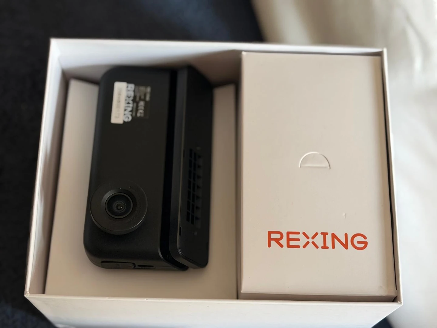 Rexing SONY STARVIS 4K Dual Dash Cam - photo 2