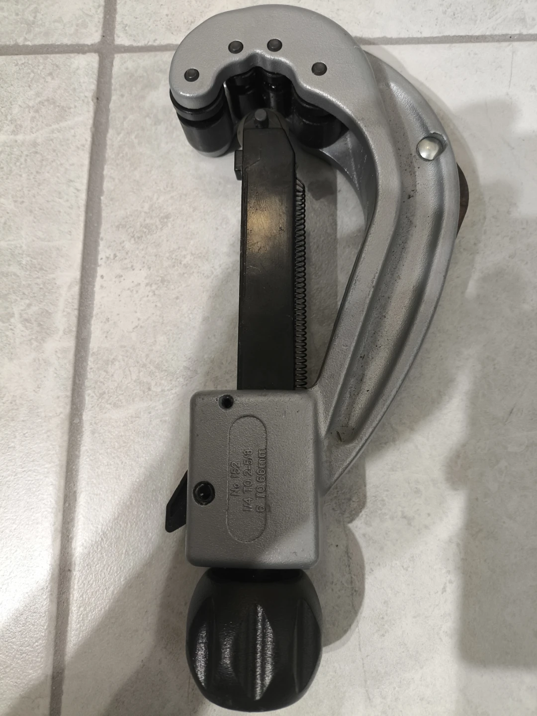 RIDGID 1/4 in. to 2-5/8 in.Quick-Acting Tubing Cutter - photo 2