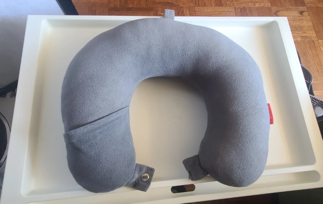 ⚽Grey Neck Pillow with Snap Closure - photo 2