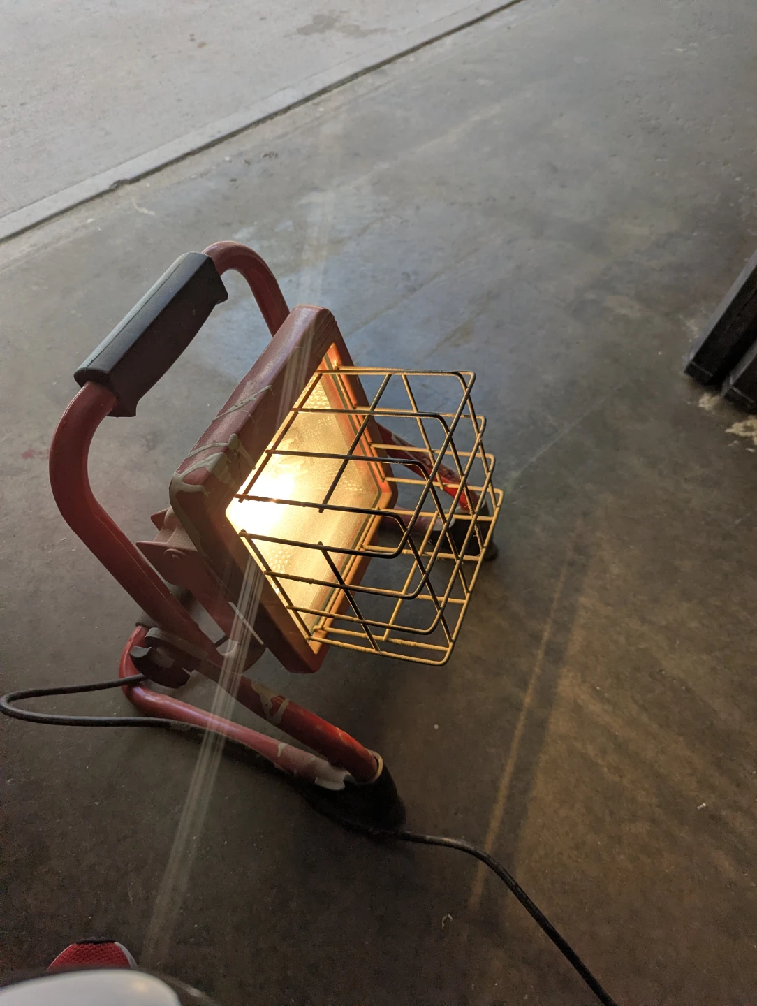 Portable Halogen Work Light - photo 3