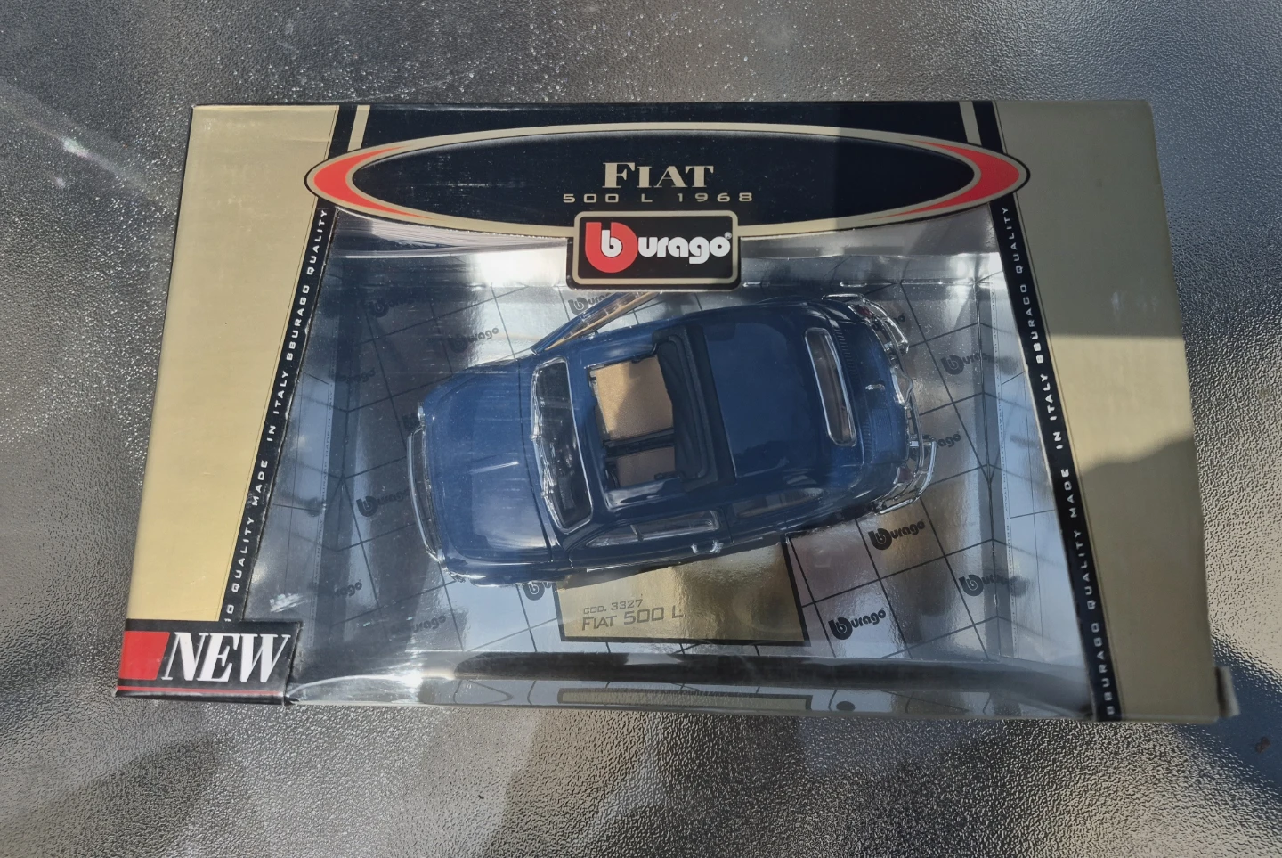 Bburago Fiat 500 L 1968 1/16 Diecast Model Car - photo 2