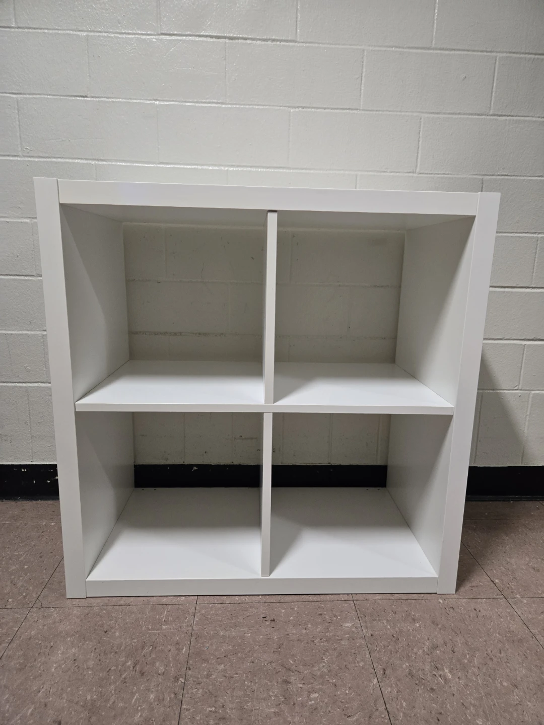 IKEA KALLAX 2x2 Cube Storage Shelf Unit - White