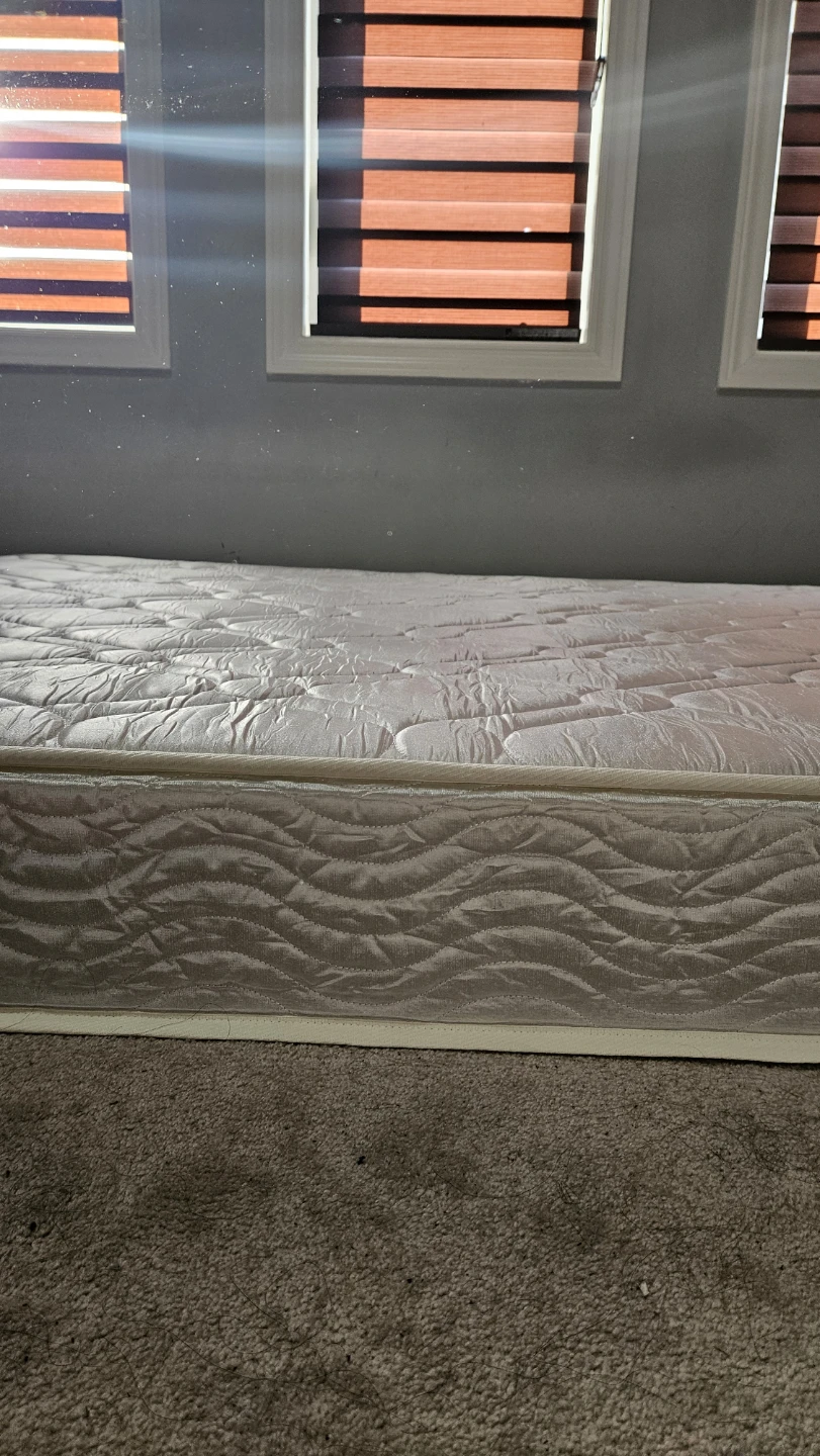 Queen mattress for sale - photo 5