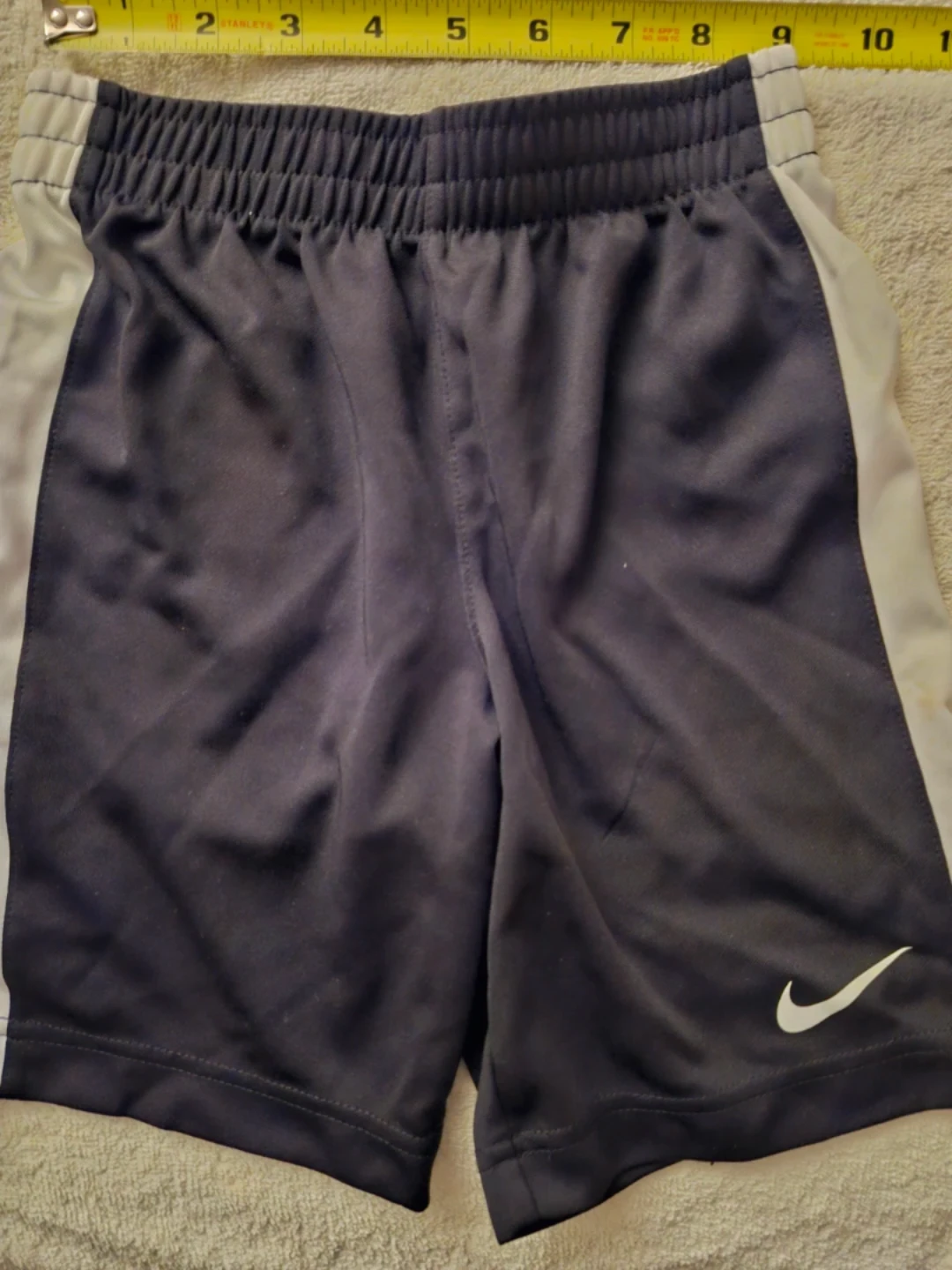 Nike Youth Athletic Shorts. Black, Medium 4 5 6