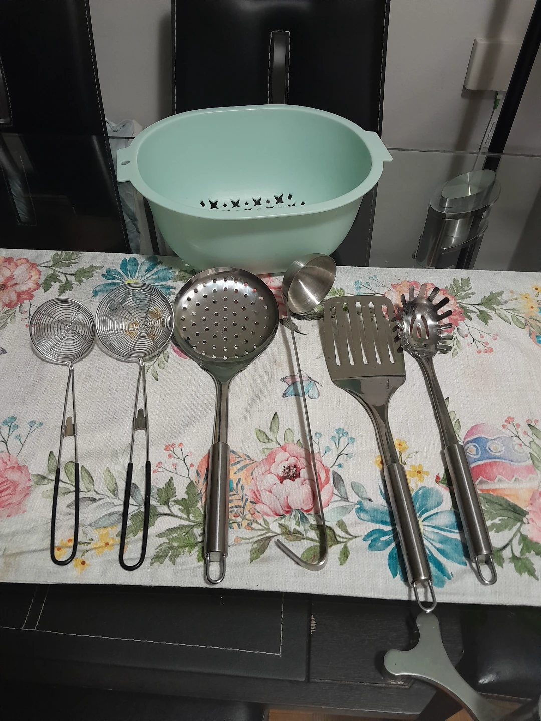 Kitchen Utensil Set with Colander