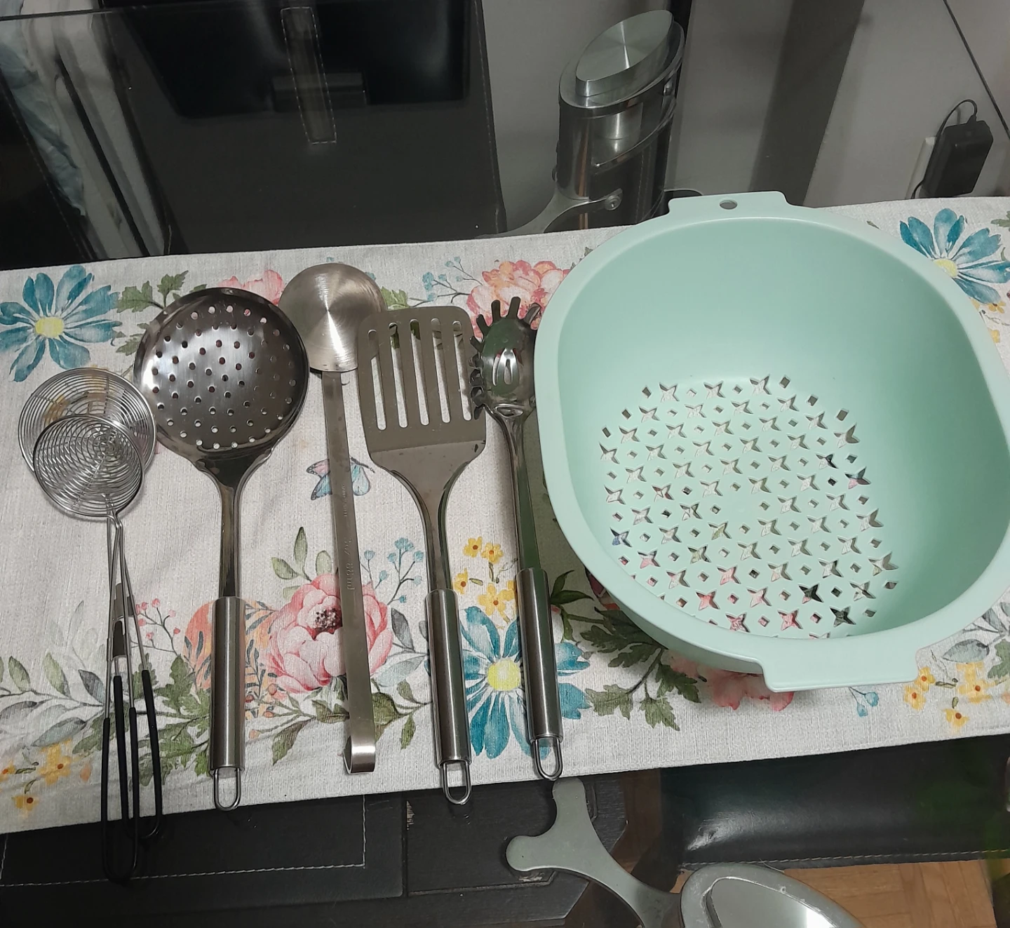 Kitchen Utensil Set with Colander - photo 3