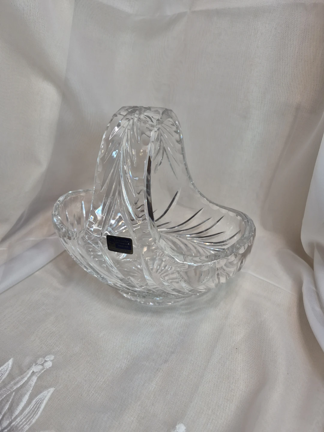 Beautiful Vintage Crystal 8" x 8" x 5" Basket with Wave Patern - photo 5