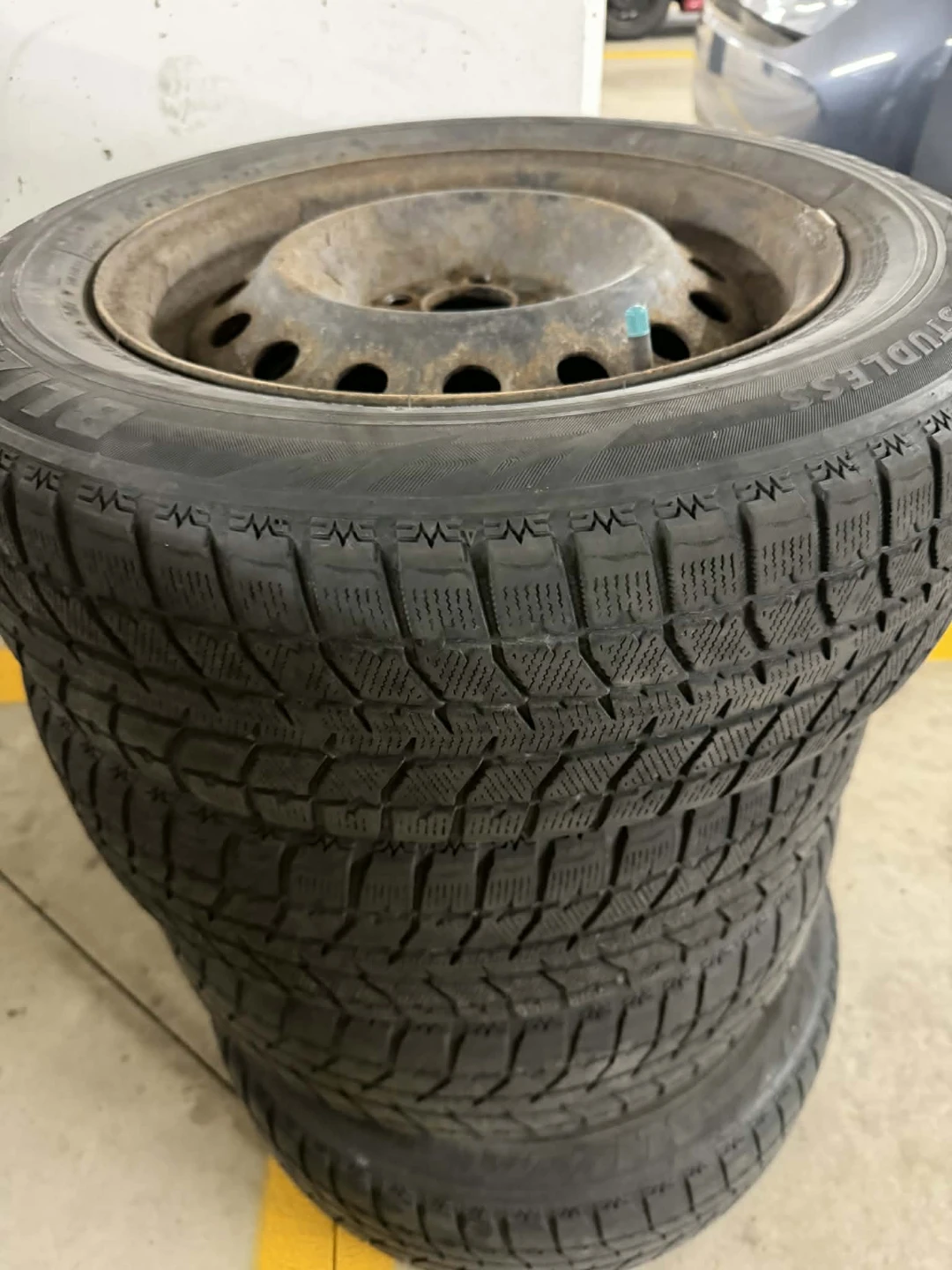 Set of 4 Winter Tires on Rims - photo 2