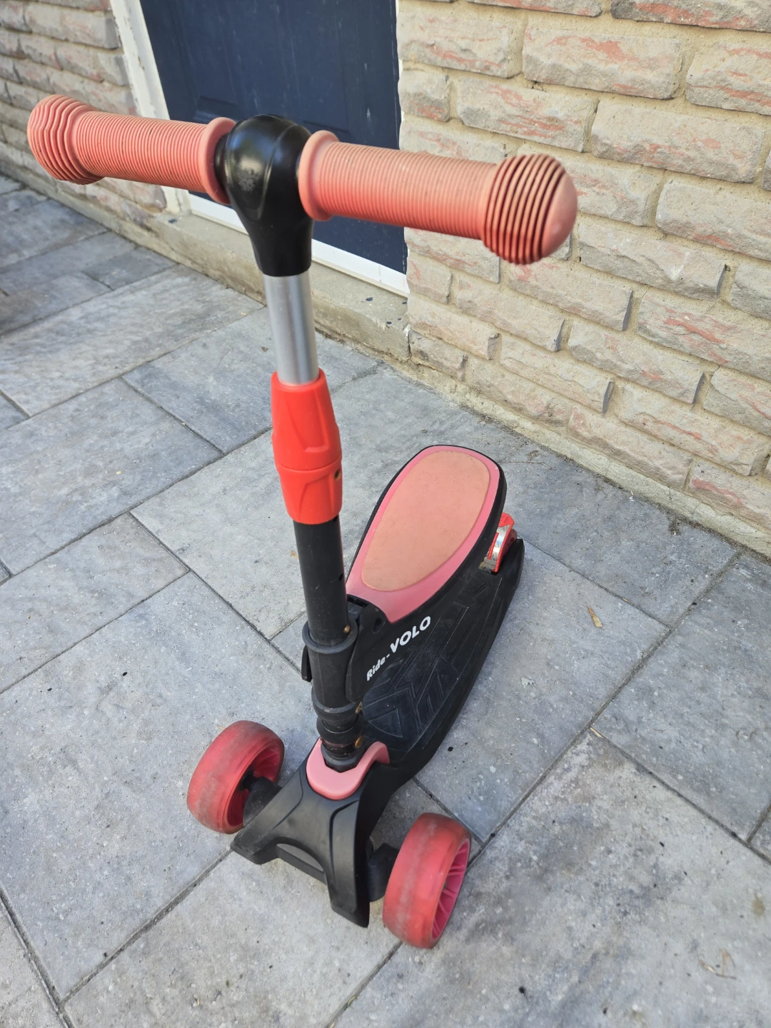 Ride-VOLO 3-Wheel Scooter - photo 3