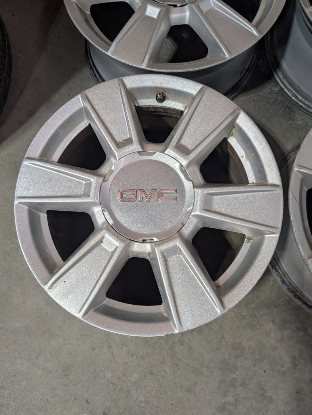 (4)-17 Inch Alloy Rims Off 2012 GMC Terrain 5x120 - photo 2