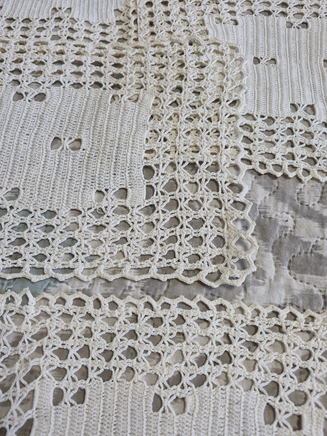 Set of 4 Beautiful Vintage 12" x 9" Crocheted Table - photo 4
