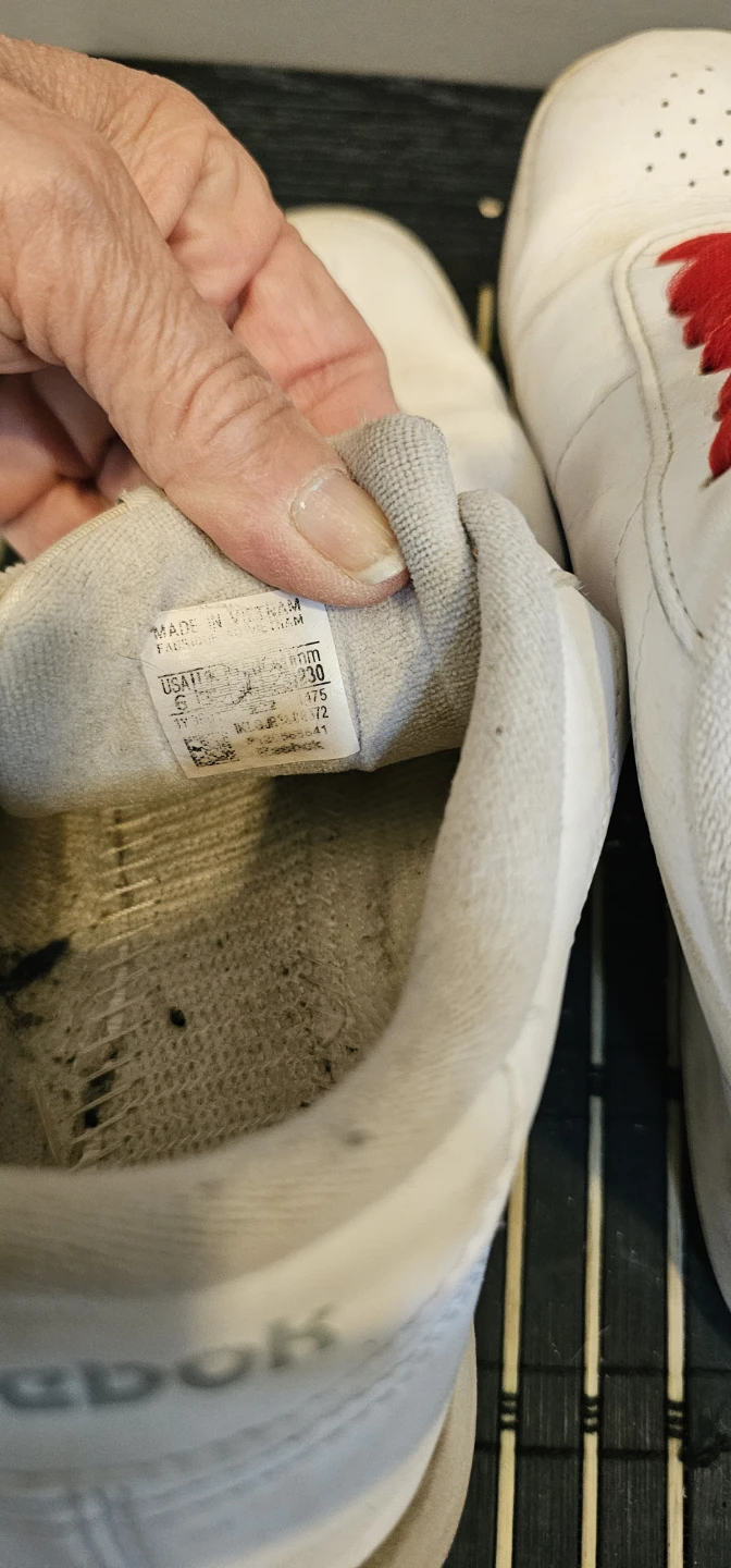 Reebok Classic White Sneakers with Red Laces - photo 5