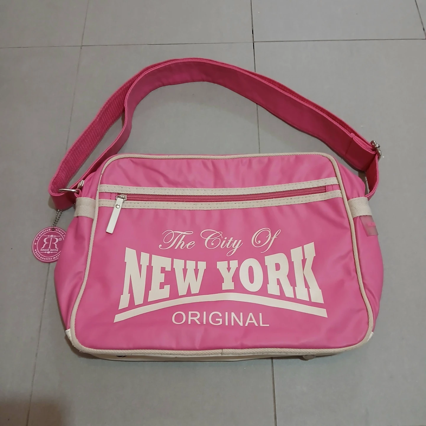 ⚽ Robin Ruth Pink New York Shoulder Bag