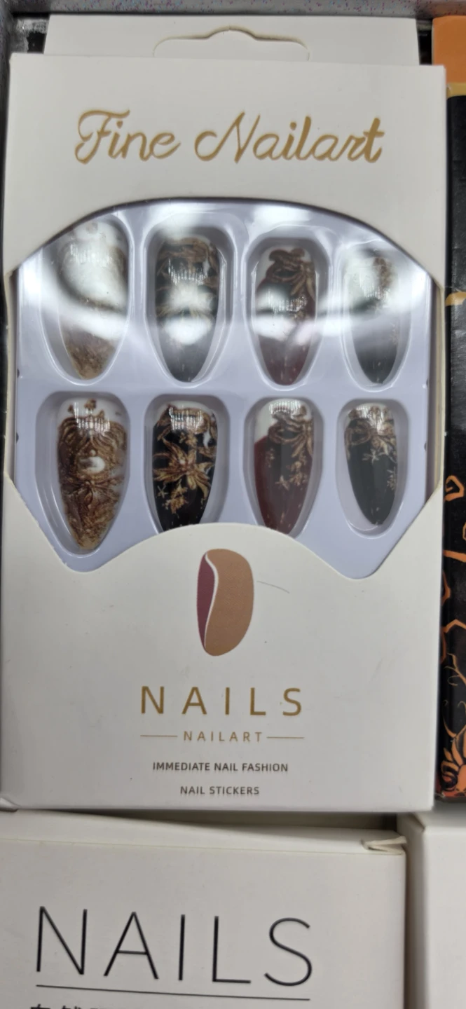 5 of pretty press on nails NEW - 24 PKG