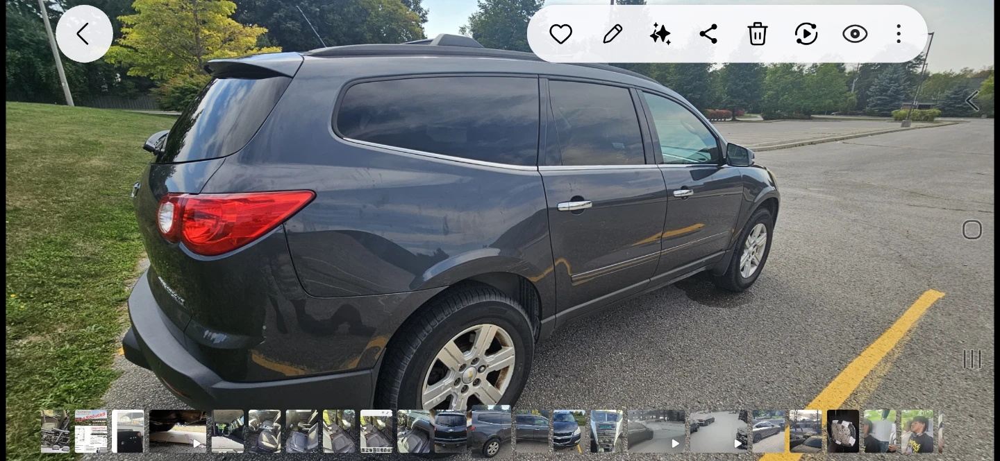 2011 Chevrolet Traverse LT SUV AS IS