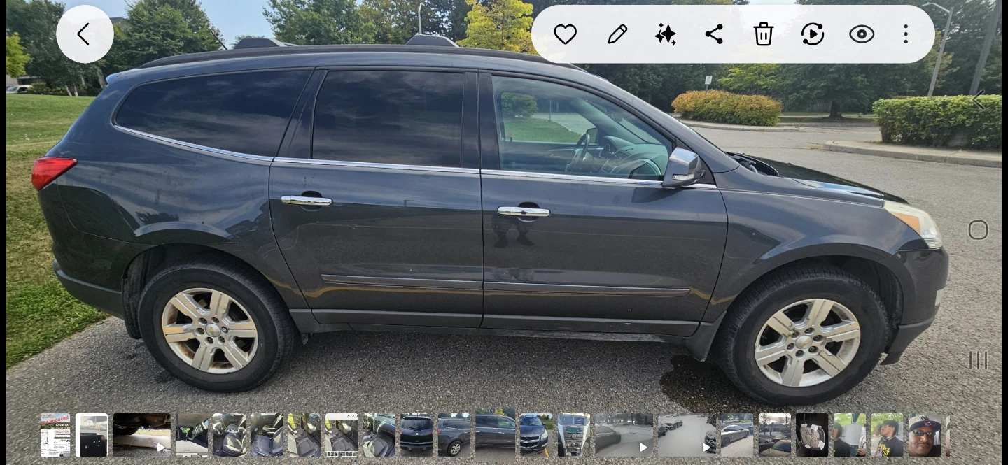 2011 Chevrolet Traverse LT SUV AS IS - photo 3