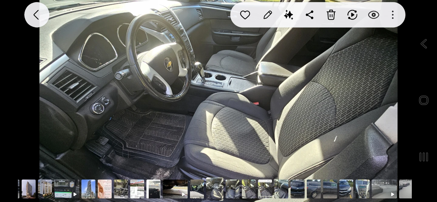 2011 Chevrolet Traverse LT SUV AS IS - photo 5