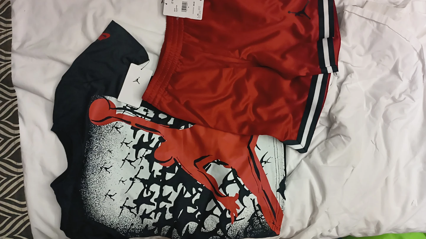 Jordan T-Shirt and Shorts Set w/ 2nd pair as well - photo 2