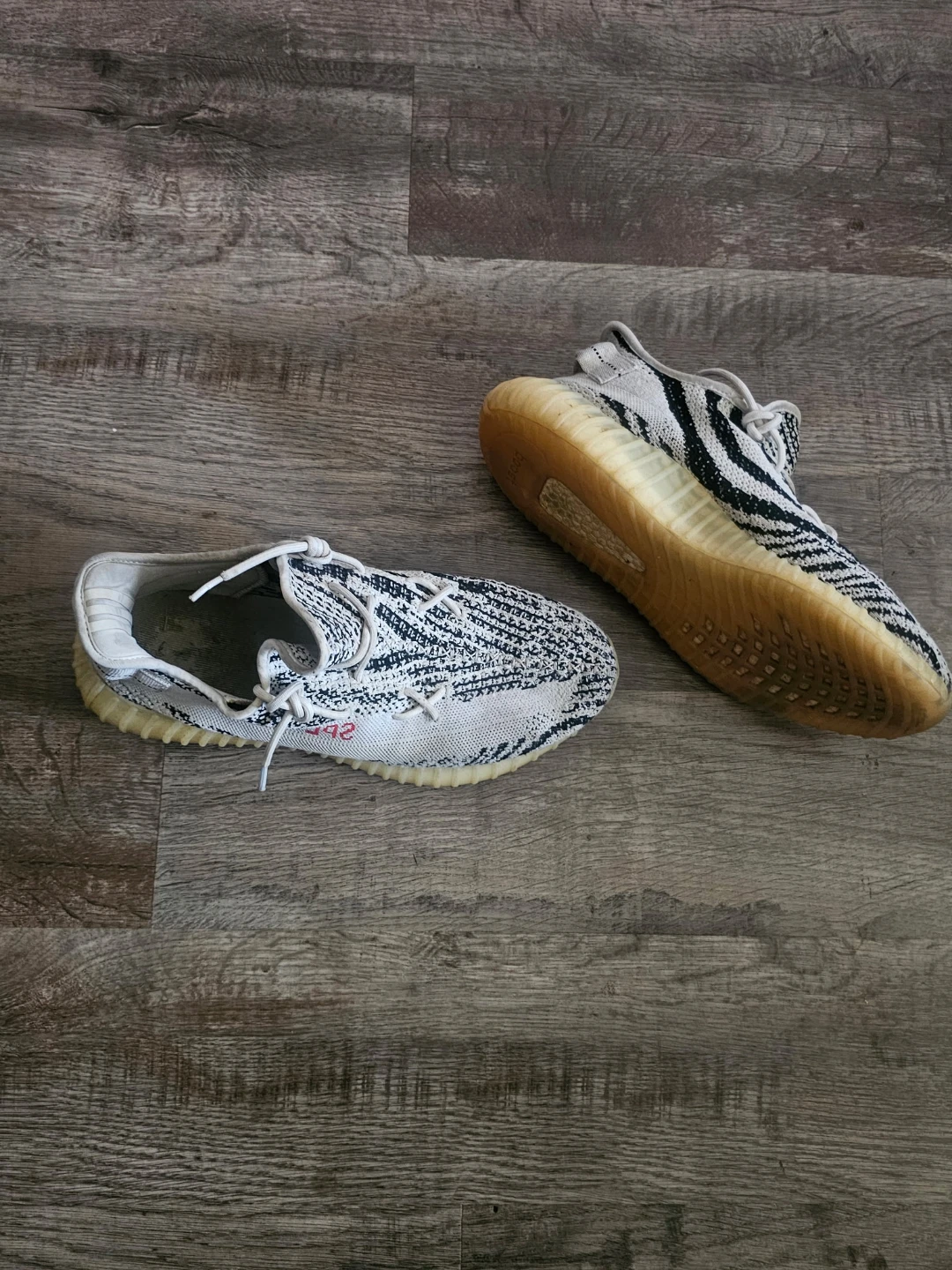 Adidas Yeezy Boost 350 V2 Zebra - photo 4