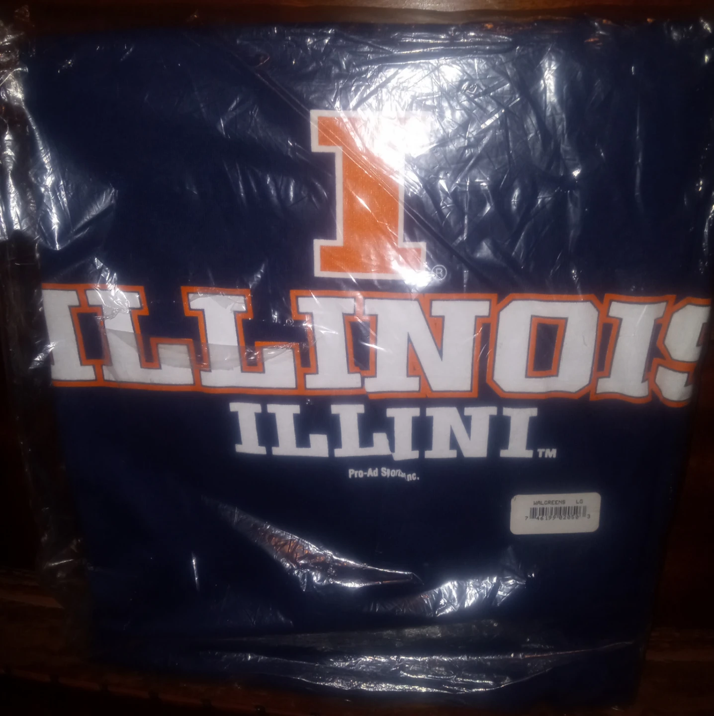 Illinois Fighting Illini Navy Blue T-Shirt - Large