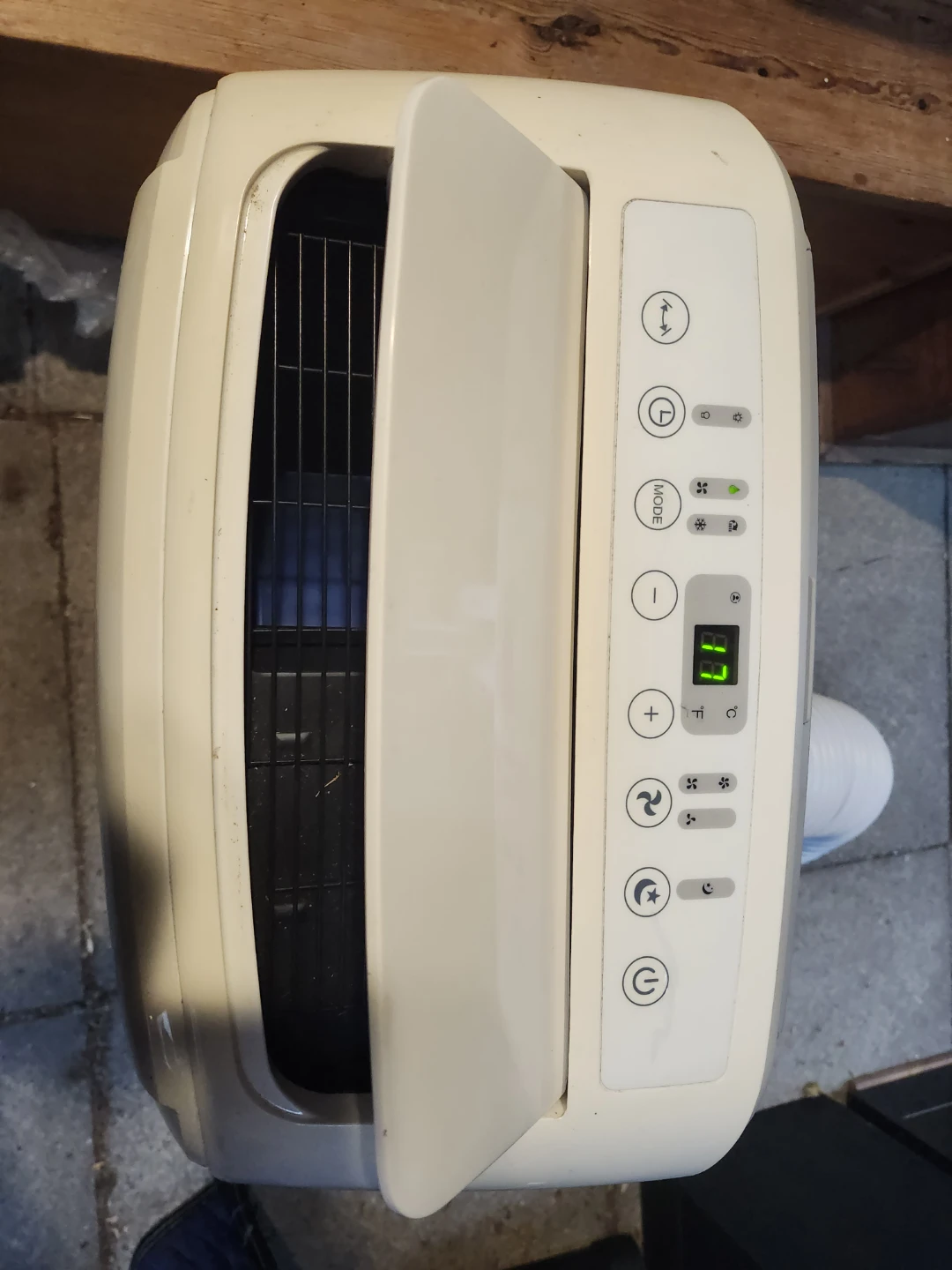 14000 BTU Portable Air Conditioner COLD! (Read Description) - photo 2