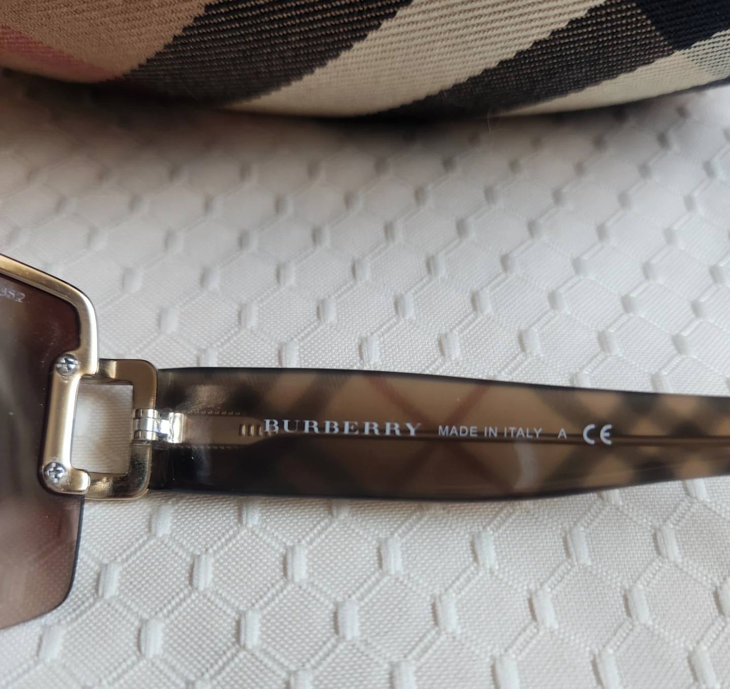 Burberry Sunglasses with Case - photo 3