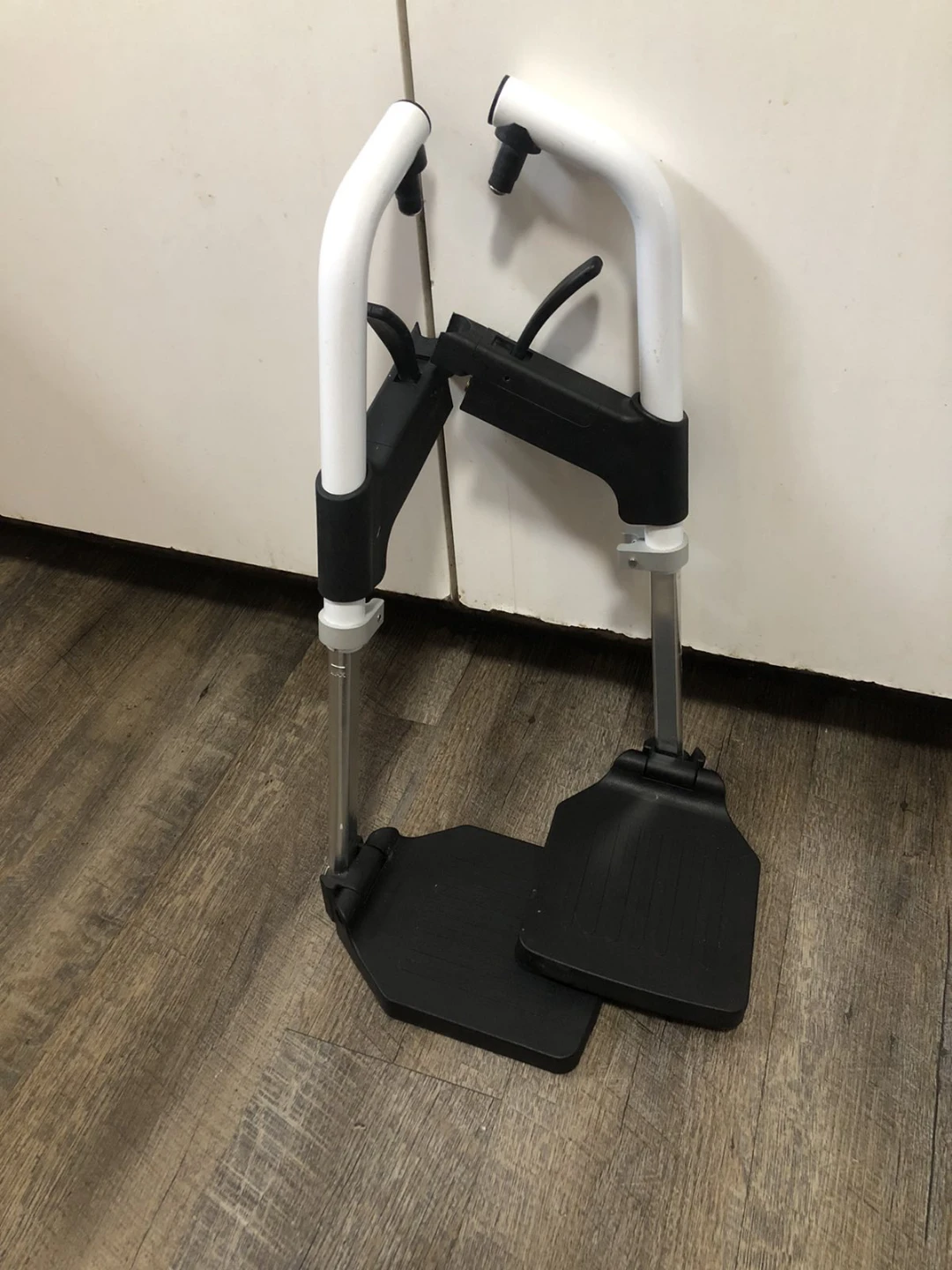 Pair of Wheelchair Footrests - photo 4